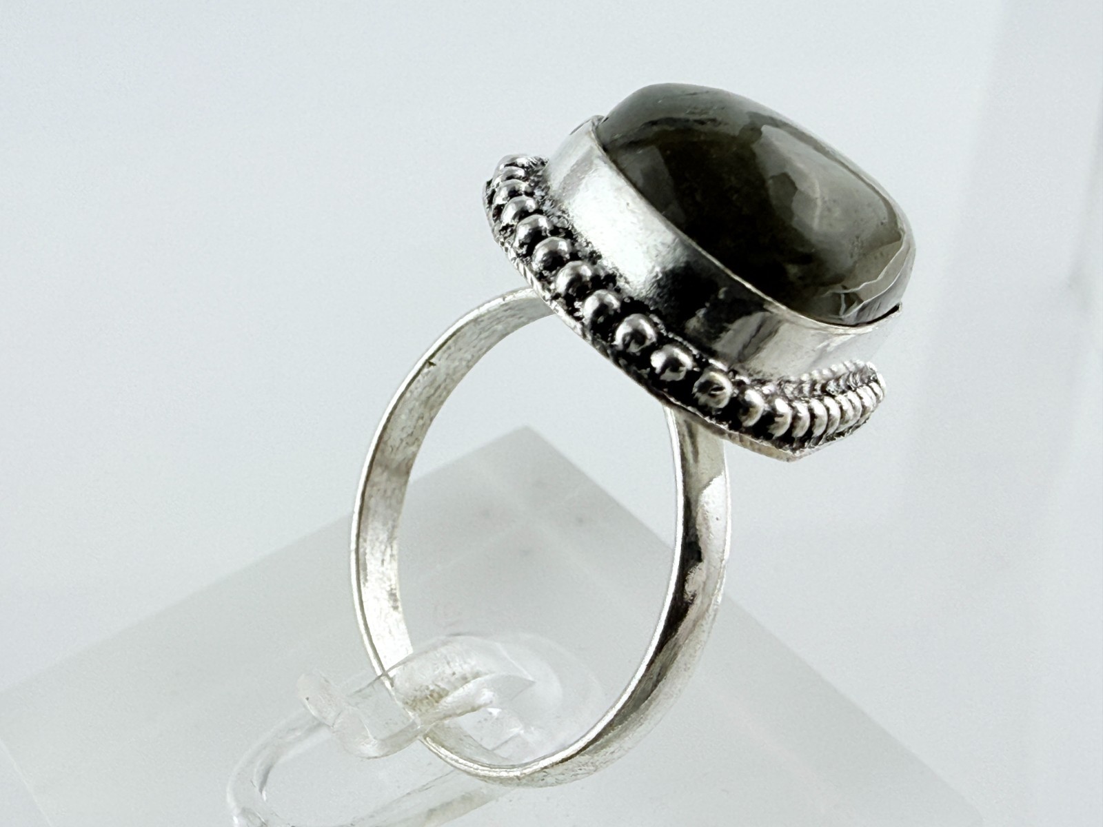 Silver Plated Metal Labradorite Pointed Cabochon Ring Size 10 6.5 Grams Weight