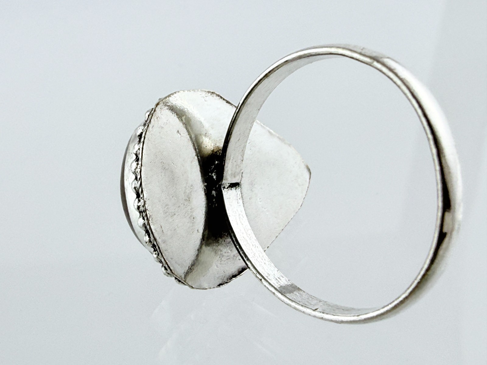 Silver Plated Metal Labradorite Pointed Cabochon Ring Size 10 6.5 Grams Weight