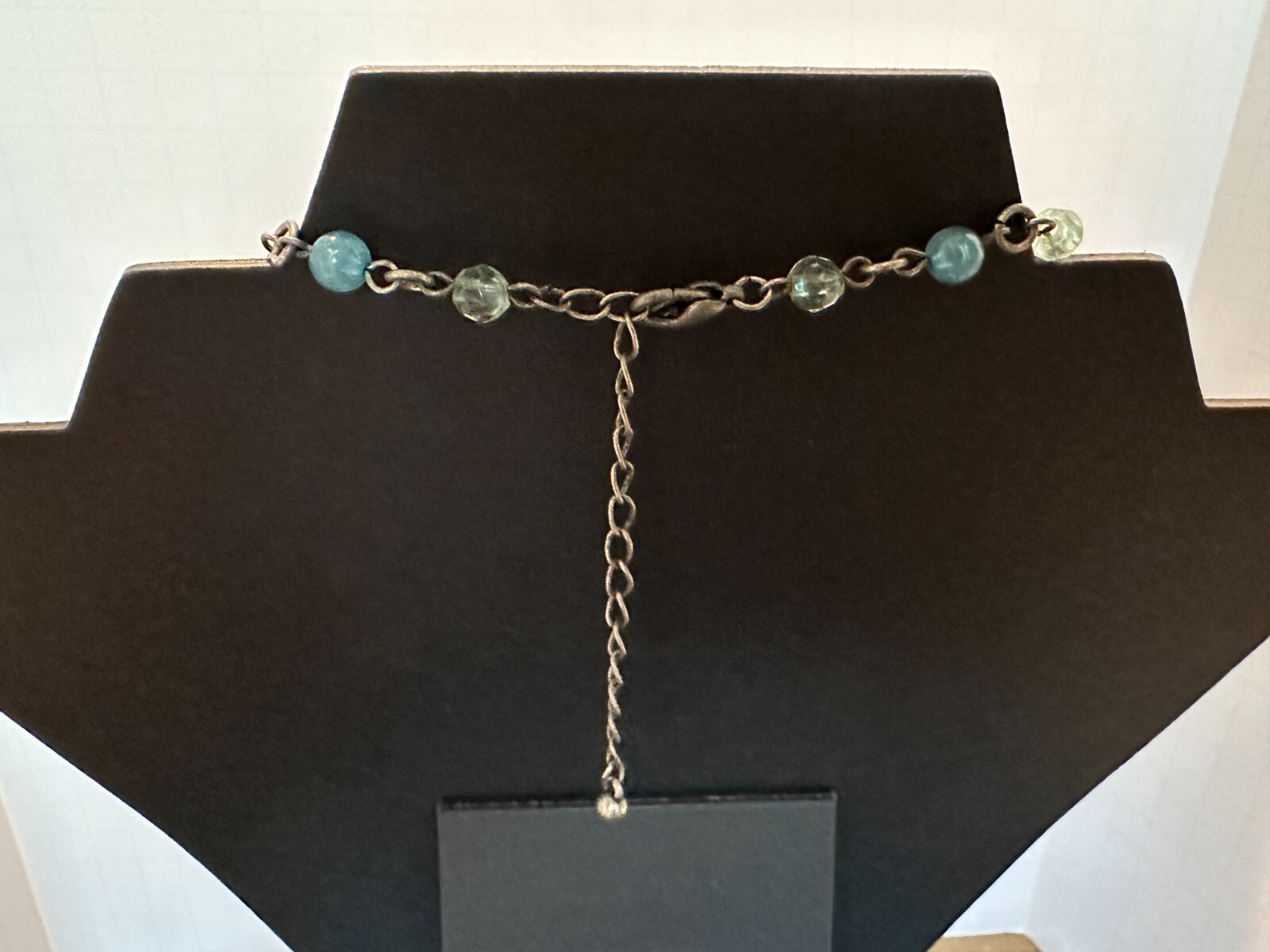 Fashion jewelry necklace 16″ bead and metal accents as shown.