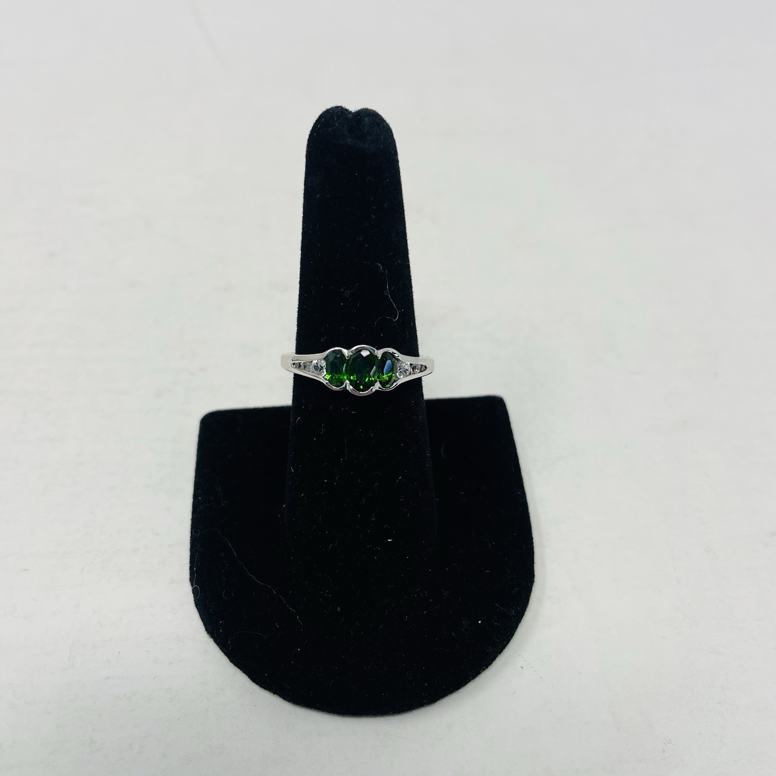 Russian Diopside Size 8 Oval 925 Sterling Silver Trilogy Ring 0.80 cts 5003