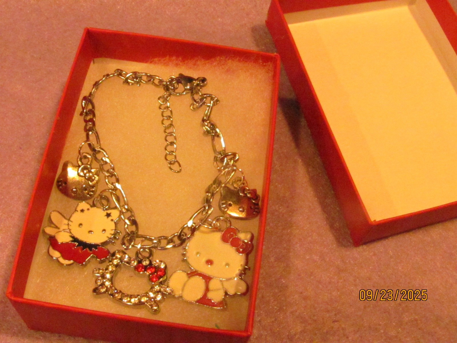 Hello Kitty Charm Bracelet adjustable Figaro chain fits 6″ – 8″ New in gift box