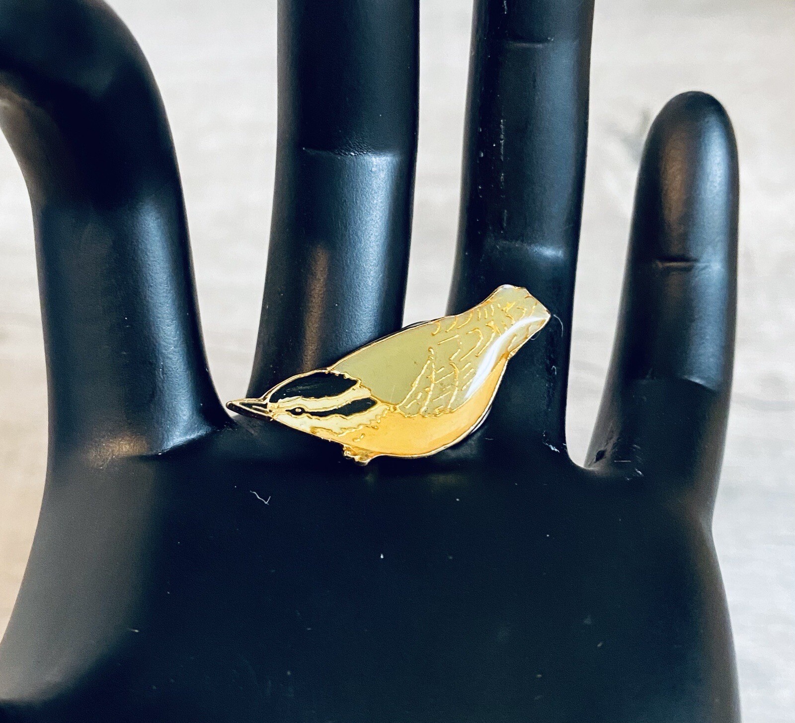 Crested Nuthatch FINE AMERICAN PEWTER 24 kt GOLD FINISH Pin