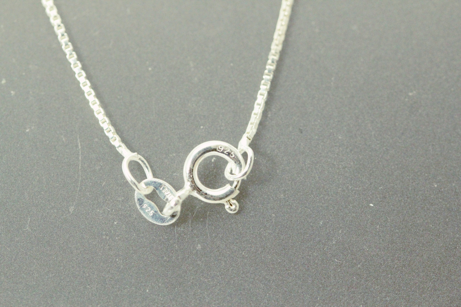 925 Sterling Silver Box Chain 17 1/2″ Necklace 1.9 Grams (NEC5629)