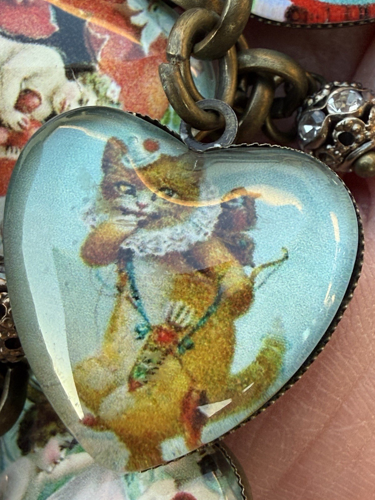 Victorian Style Valentines Charm Bracelet With Heart Motif & 8 Victorian Images