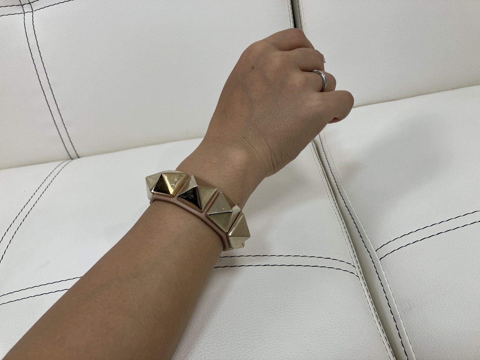 Valentino Garavani Leather Stud Bracelet Gold Nude 21.6cm 17.5-19.5cm