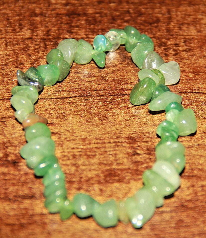 Natural Green Tumbled Stone Chip Stretch Bracelet Boho Gemstone Trendy