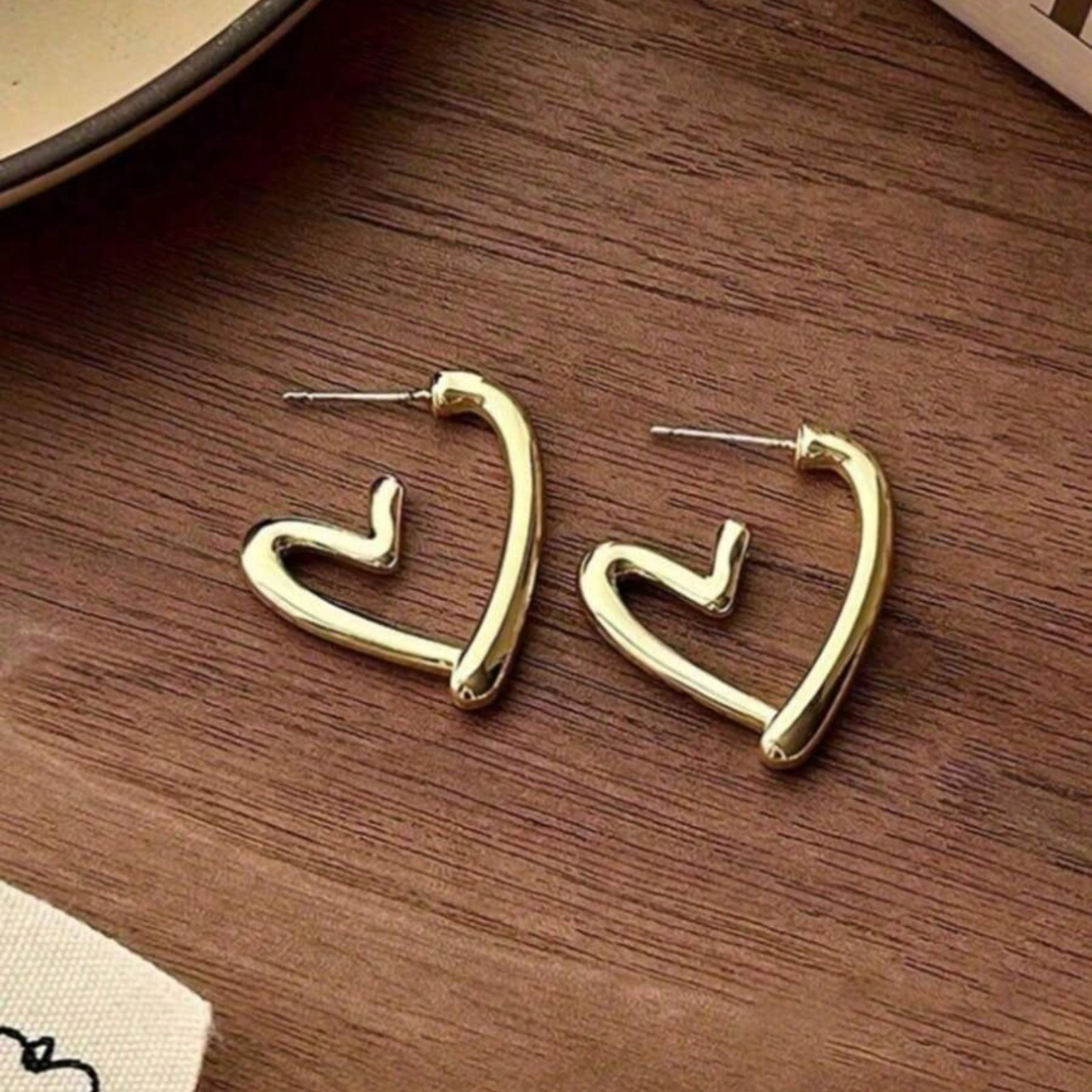 1 pair Heart Shaped Hoop Earrings Women Elegant Jewelry Love Earrings Ear Stud