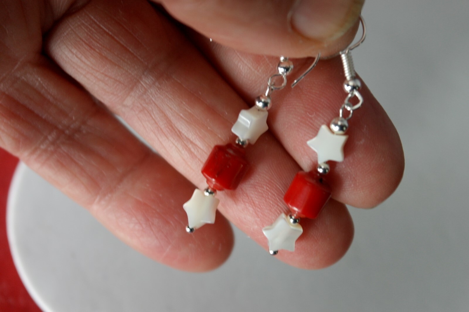 Beautiful Earrings With Red Agate & Stars M. O. P. 3.1 Gr. 3 Cm. Long + Hooks