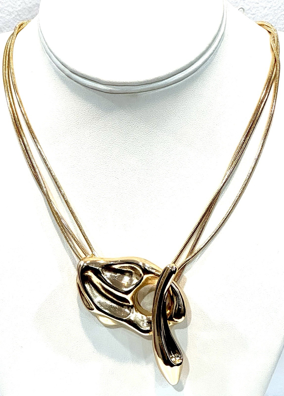 Gold Plated Necklace/chocker Closer In Front