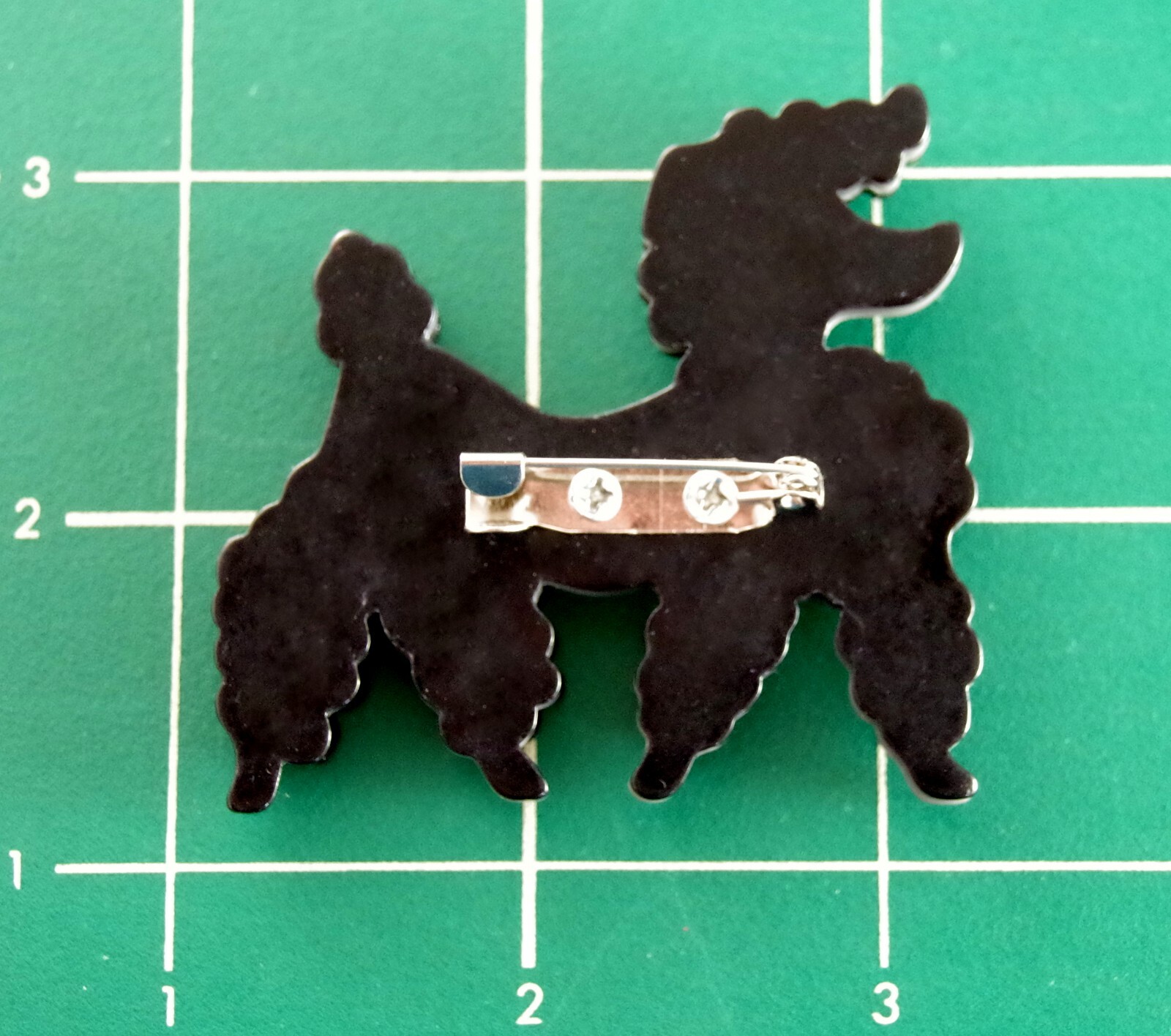 2 1/8″ NWOT BLACK & GRAY POODLE DOG w/ GLITTER & BOW LAYERED ACRYLIC BROOCH PIN