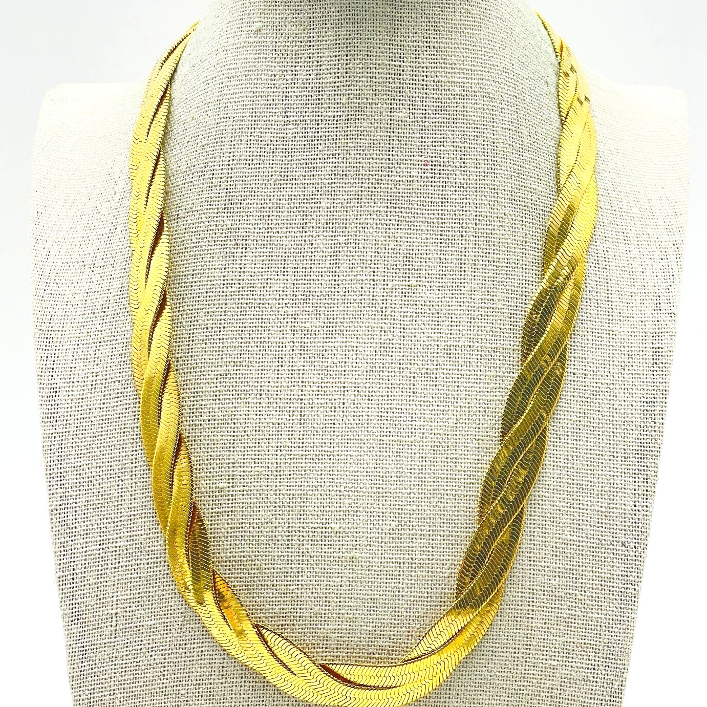 AVON Twisted Herringbone Necklace Gold Tone Classic Everyday Workwear Career