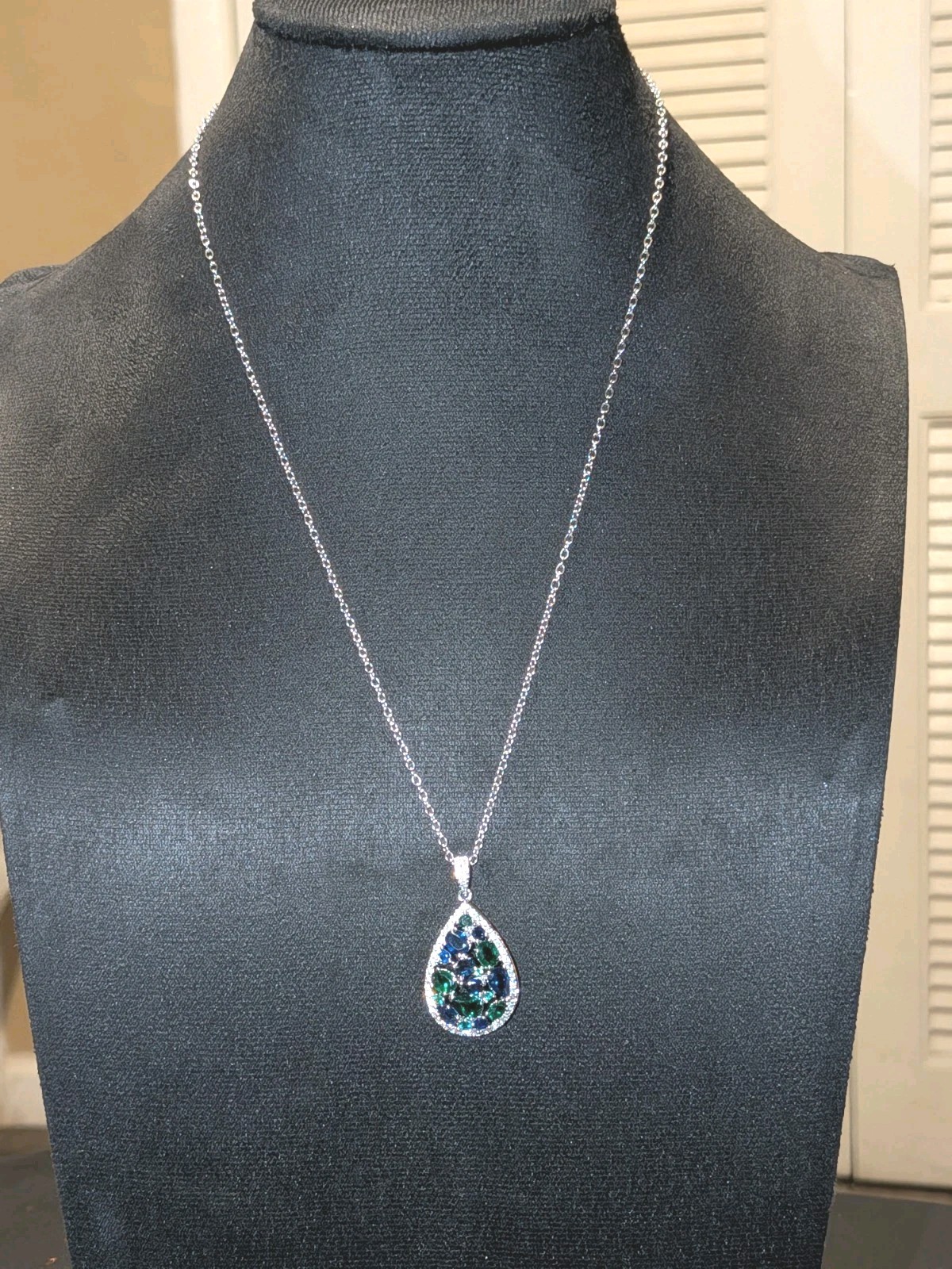 Women’s Moissanite Dazzling Green/Blue Sapphire Pendant Teardrop Necklace 18″