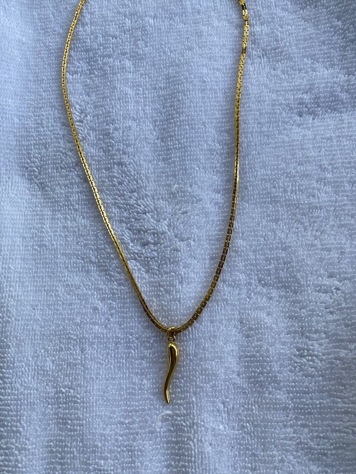 Costume Gold Italian Horn Necklace 2″ Pendant 18″ Chain Amulet Charm