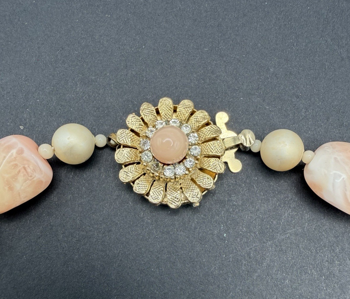 Pink Marbled Beaded Necklace Rhinestone Flower Box Clasp 19″ Japan Vintage
