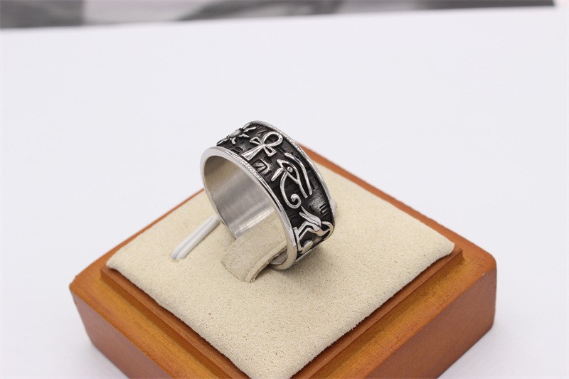 Model R1519 European & American Anubis Cross Ring