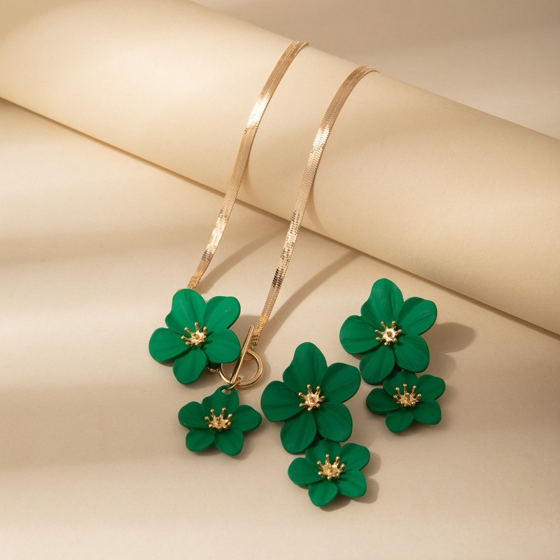 2PCS Women’s Fashion Green Flower Pendant Necklace Earring Set Gift Alloy