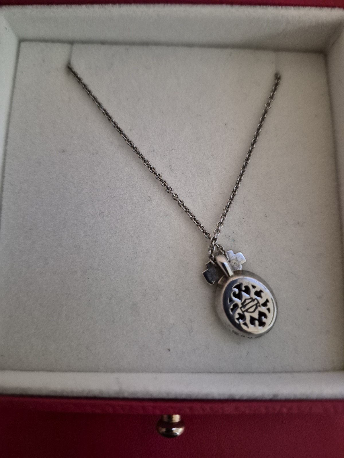 Harley-Davidson 925 Sterling Silver Blue Oval Crystal Pendant Cable Necklace