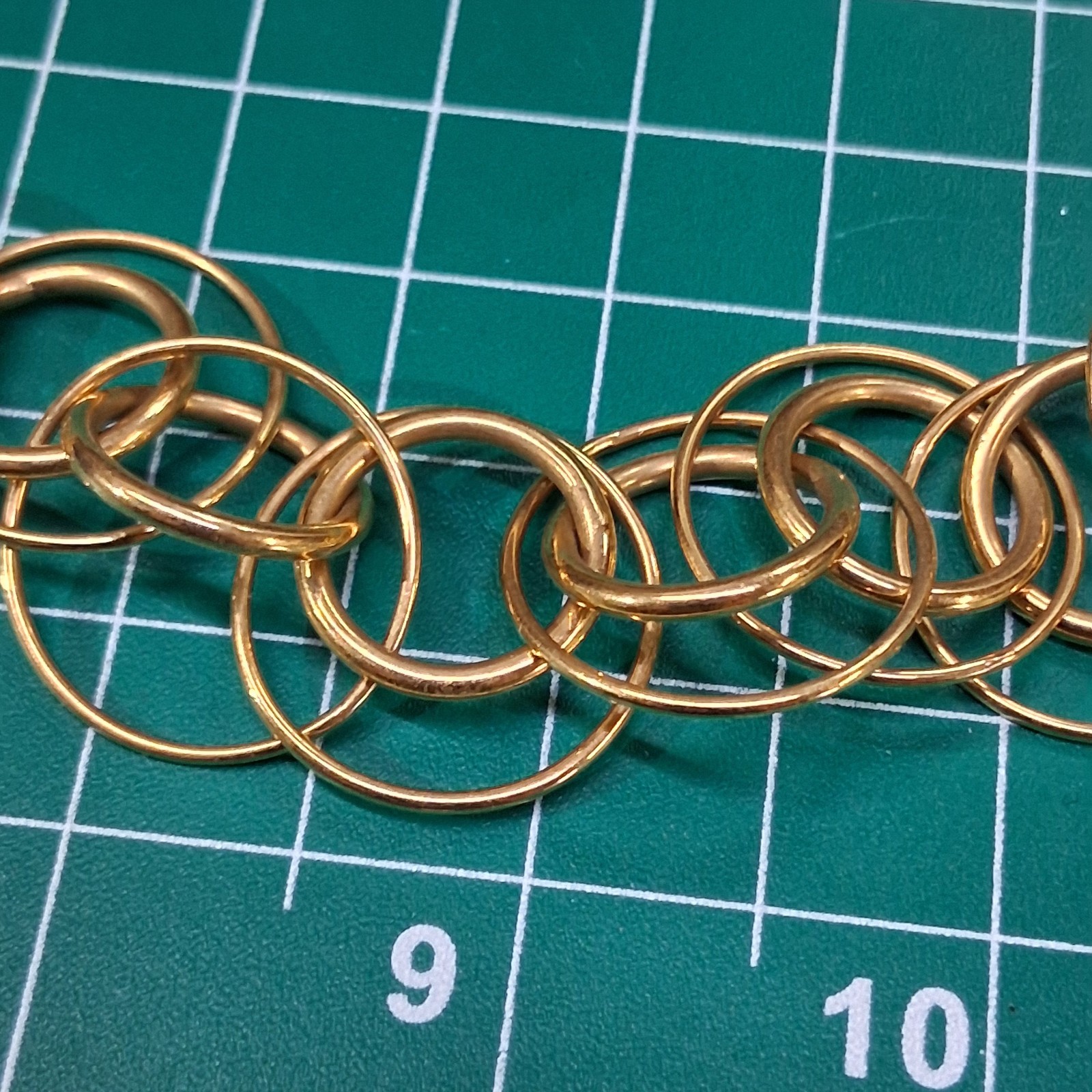 Vintage Gold Tone Multiple Interlocking Ring Link Chain 26” Necklace
