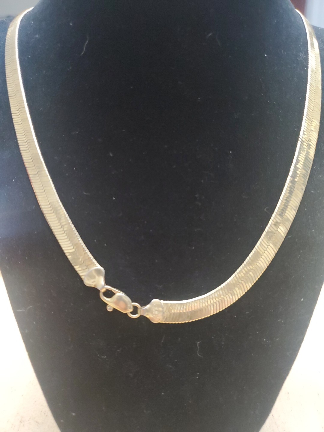 Vintage Men Or Lady Herringbone Wide Flat Chain Necklace 22” Gold Plated