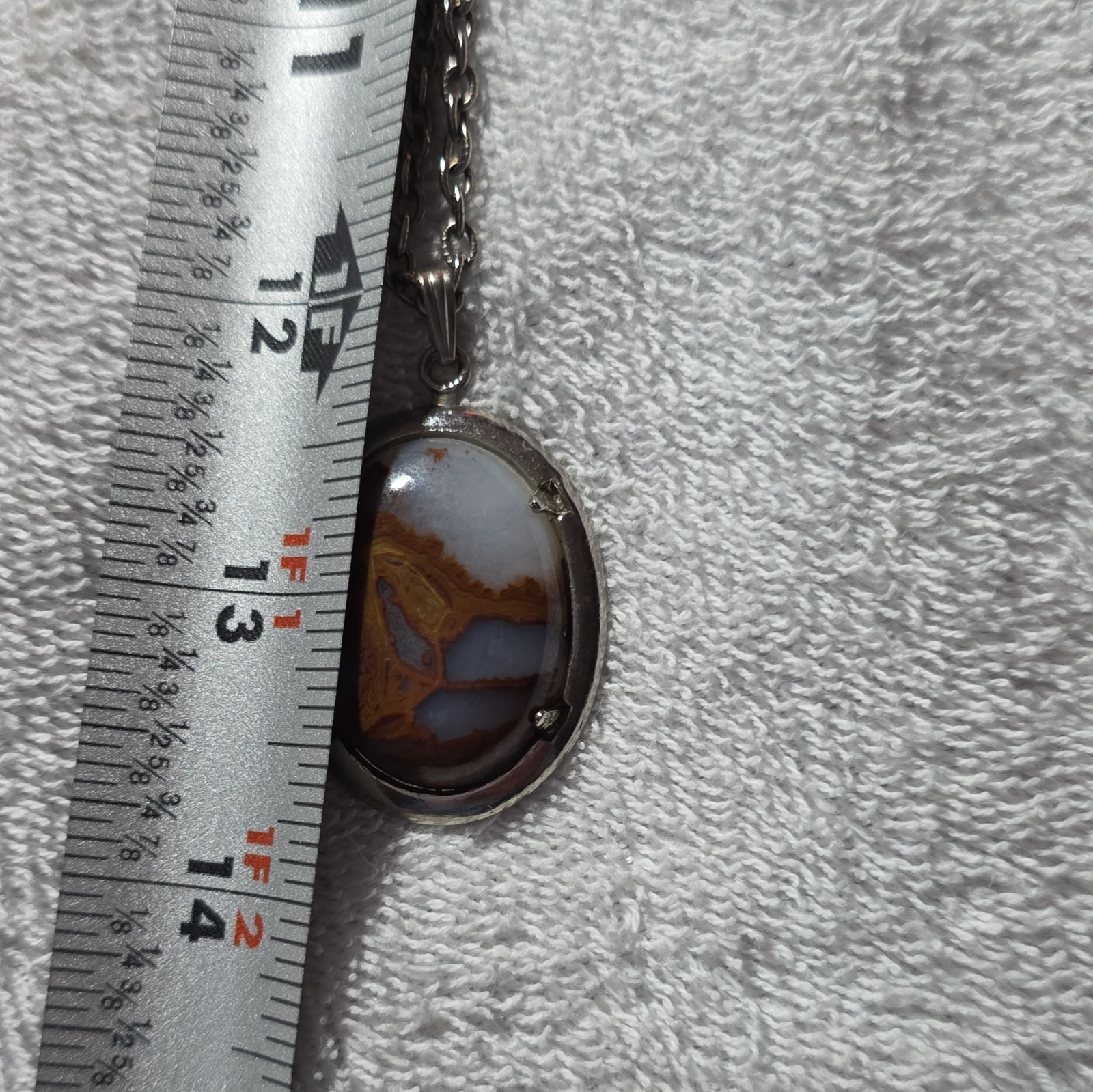 Oval Agate Pendant Necklace Silver Tone Cable Chain Spring Ring Closure