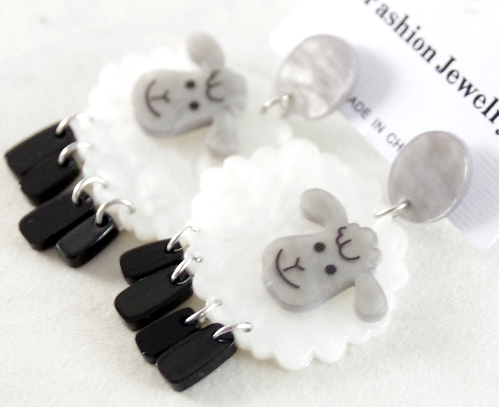 Cute! 2.25″ PEARLIZED LAYERED ACRYLIC SHEEP w/ DANGLE LEGS DROP DANGLE EARRINGS