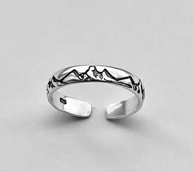 Solid Metal Women’s Mountain Adjustable Toe Ring 14k White Gold Plated Silver