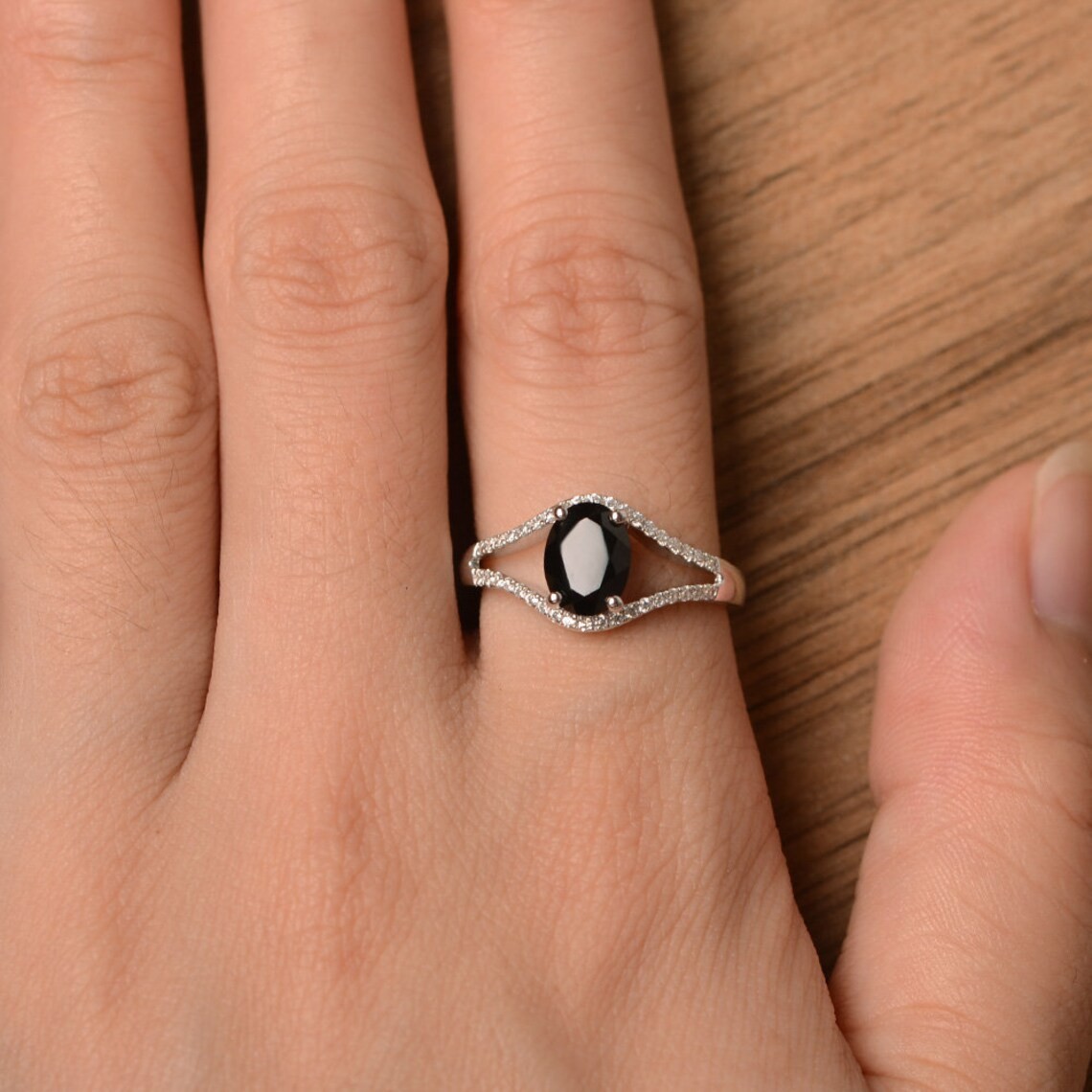 2CT Black Spinel Oval Gemstone 925 Silver Plated Minimal Ring Duty Free