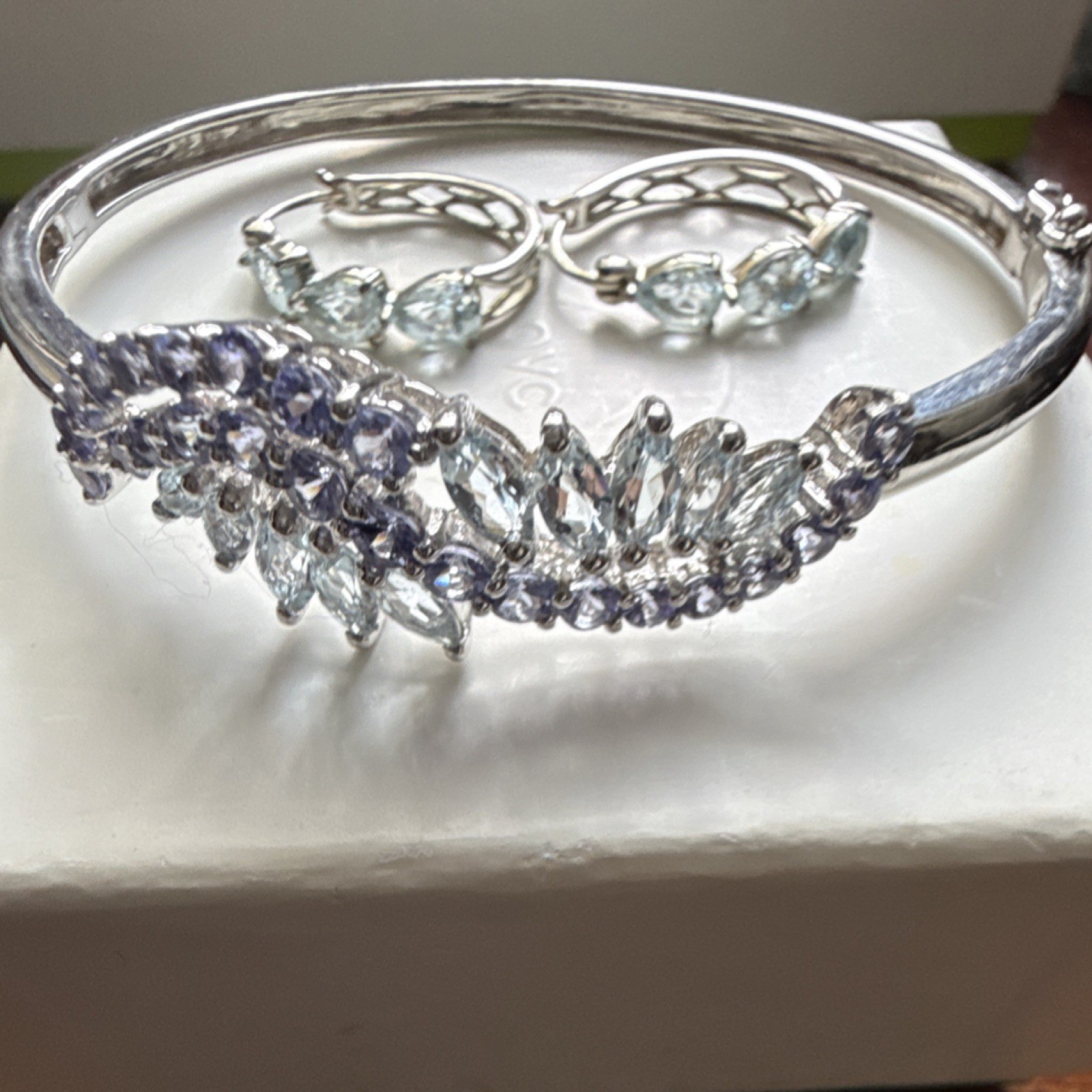 Silver Tone Jewelry Set Bracelet Earrings Light Blue Purple Marquise Pear Glass