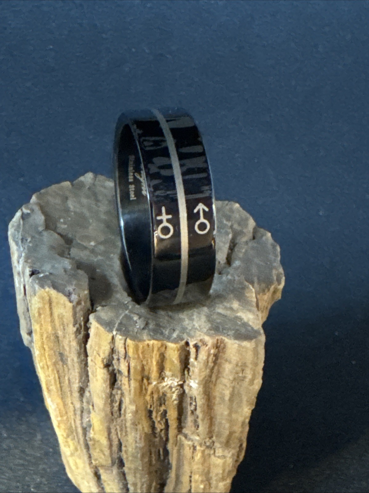 Male Female Symbol Ring 2 Tone Black Laser Cut Design