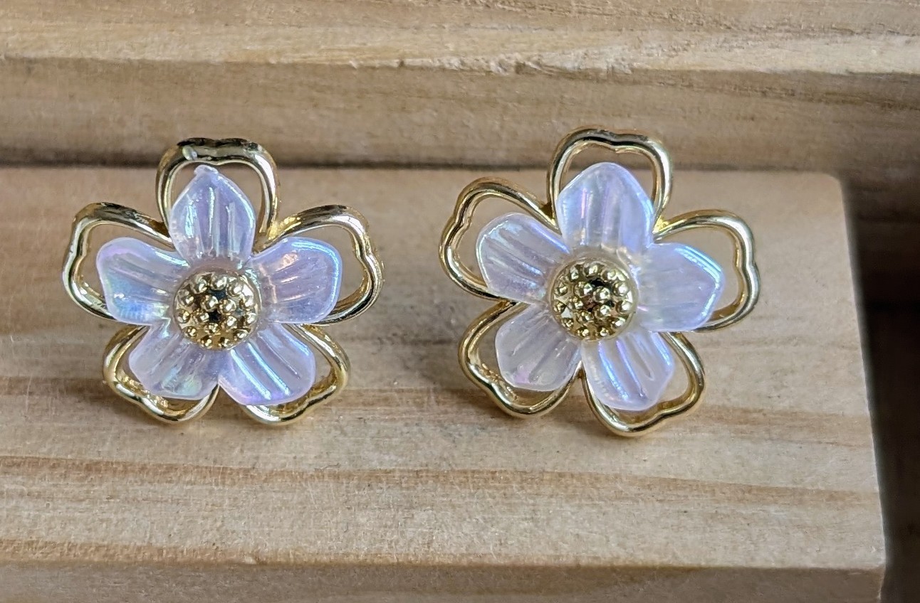 New Anna Lucia Gold tone with white flower stud Earrings