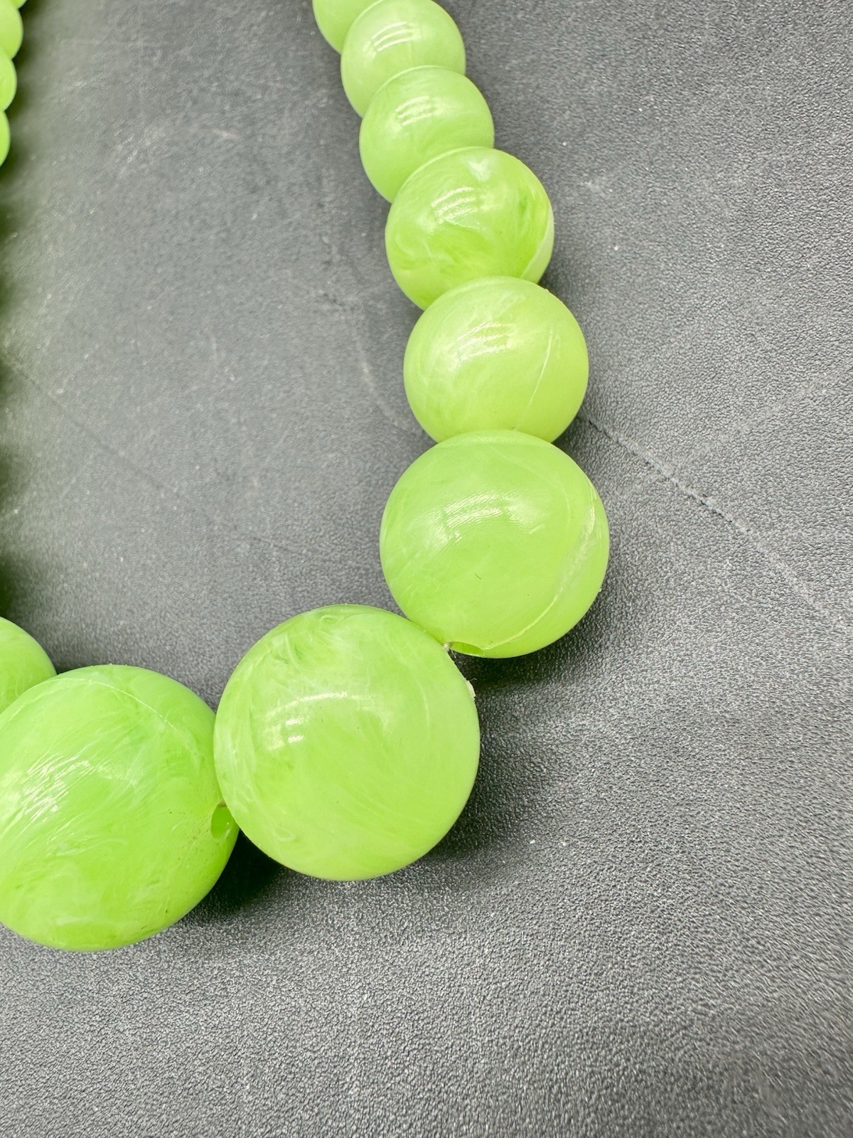 Vintage Costume Jewelry Beaded Necklace Green plastic Lime Glows 11.5in