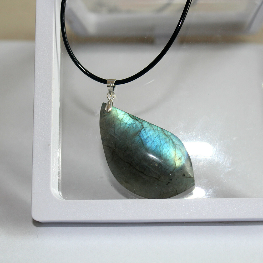 Natural Color light Labradorite Raw Gem Semi-precious Stone Pendants Necklaces