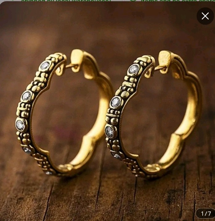 Elegant Clover Shaped Hinged Hoop Earrings Gold Plated Copper /Cubic Zerconia