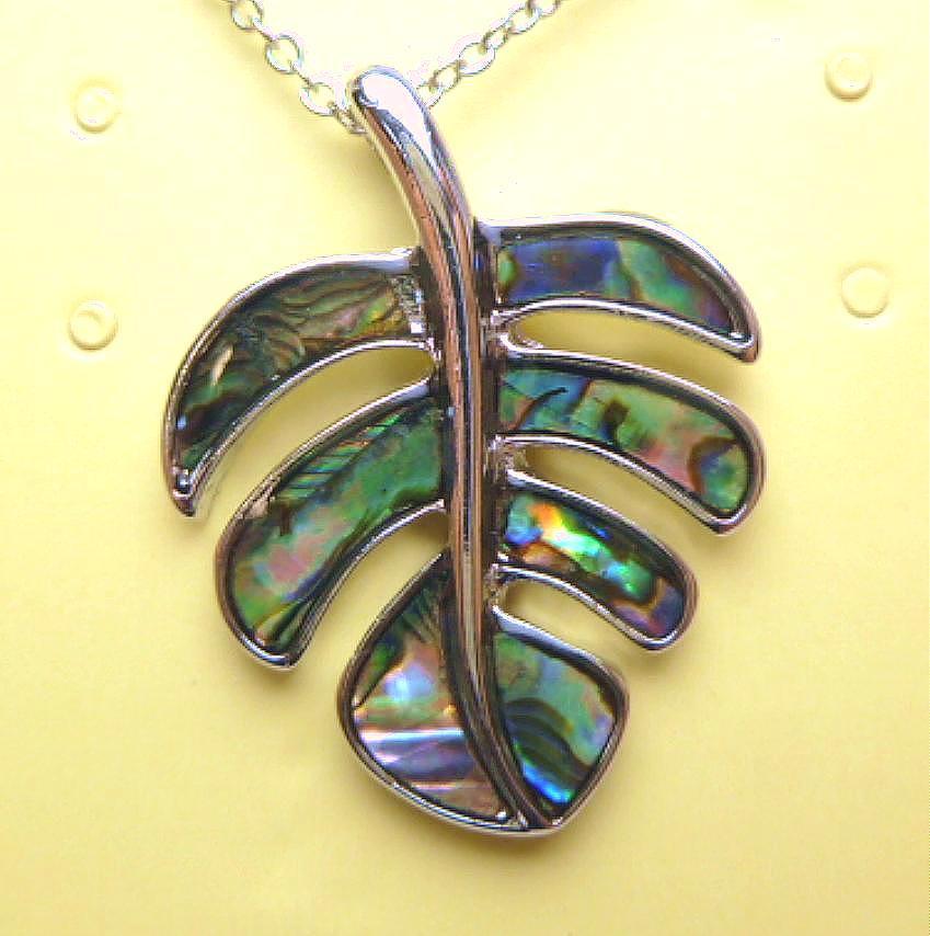 25.5mm NZ Paua Abalone Shells Hawaiian Monstera Brass Pendant 316L 18″ Chain