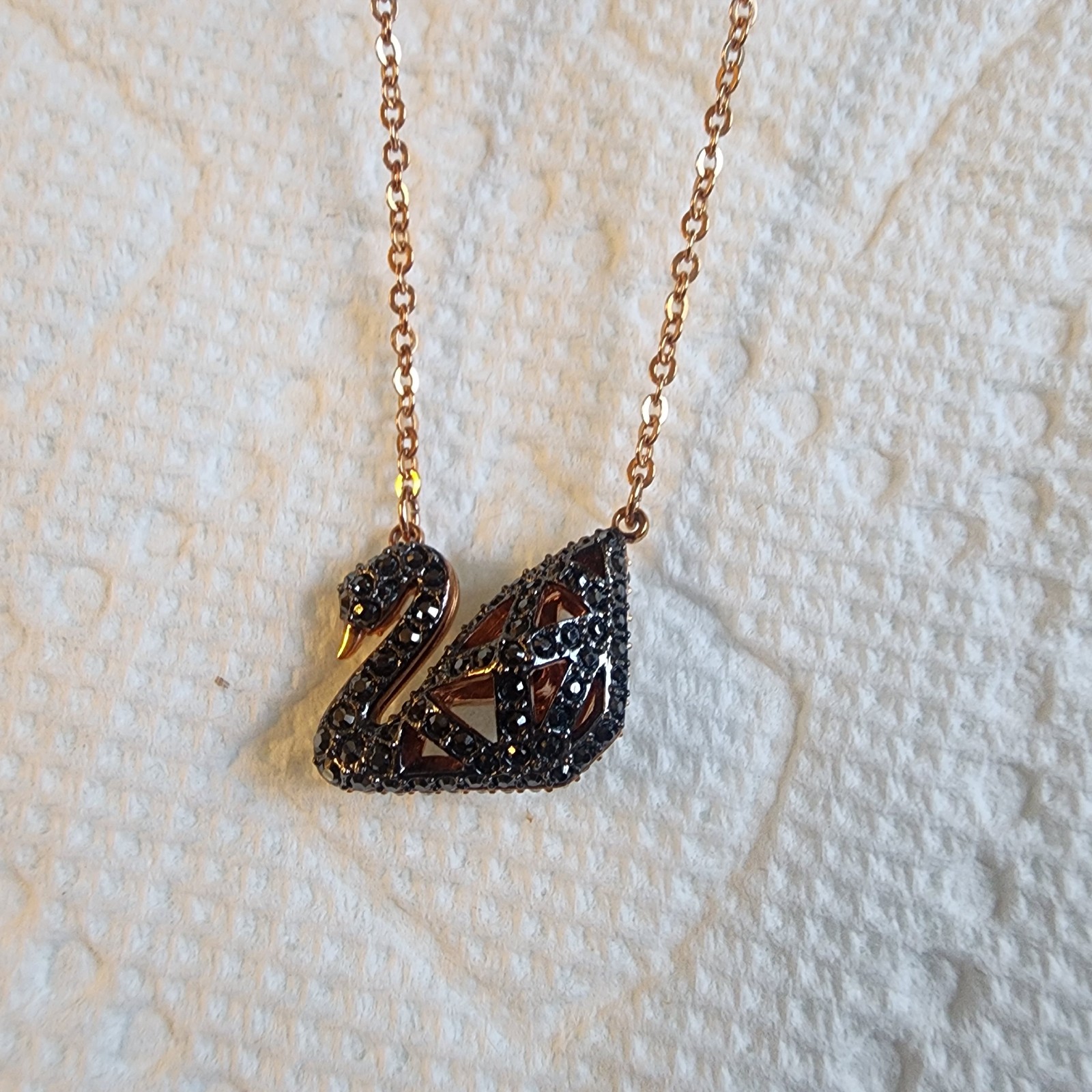 Swarovski Crystal Facet Reversible Swan Necklace Rose Gold Plated Black EUC