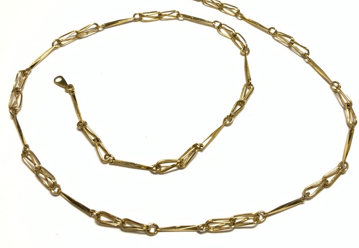 Crown Trifari Gold Tone Chain Necklace 23.5-inches LS103