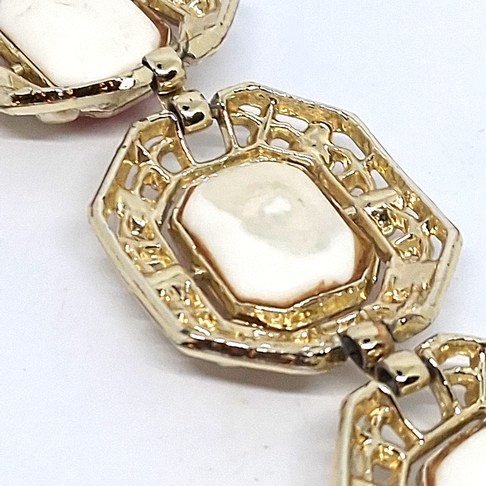 Gold tone Orange and White Reversable Cabochon tab clasp Bracelet Size 6.5 Inch