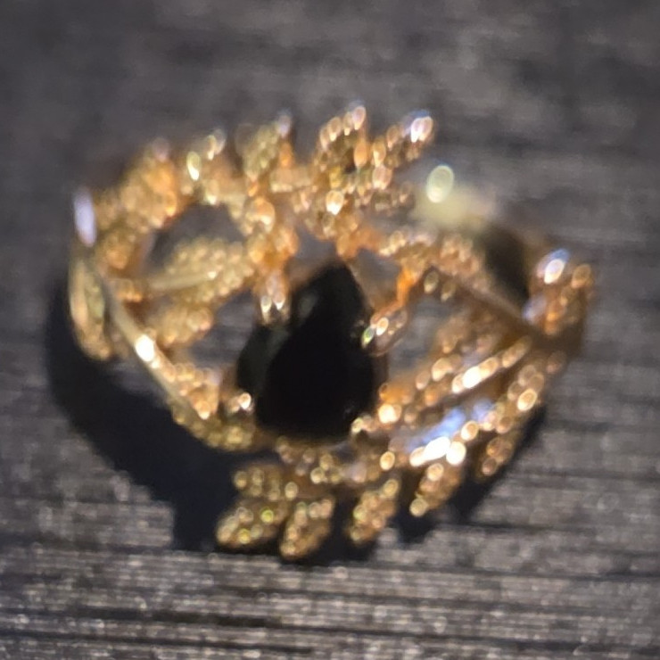 Gold Tone Leaf Filigree Black Center Stone Cocktail Ring Size 8 Nature