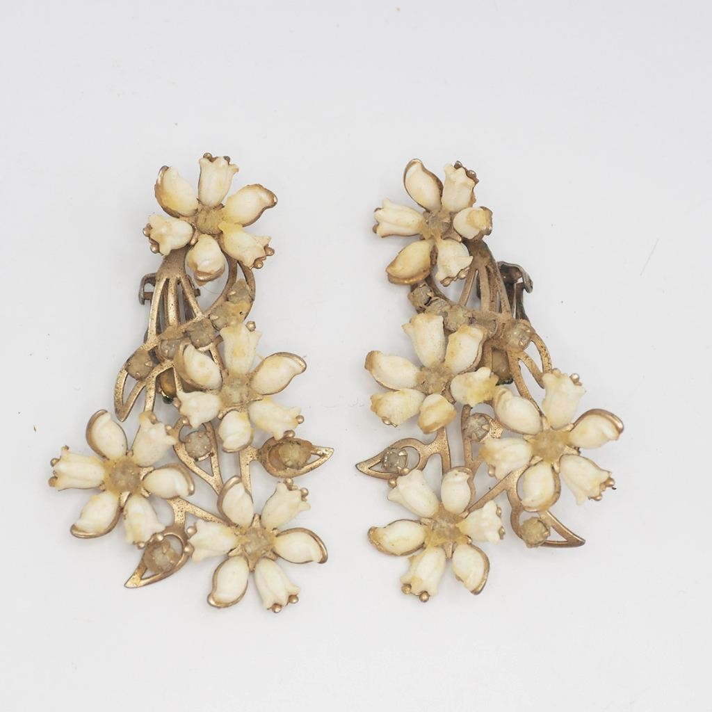 Large Statement Metal & Plastic Clip On Earrings 1960’s Fashion Jewelry