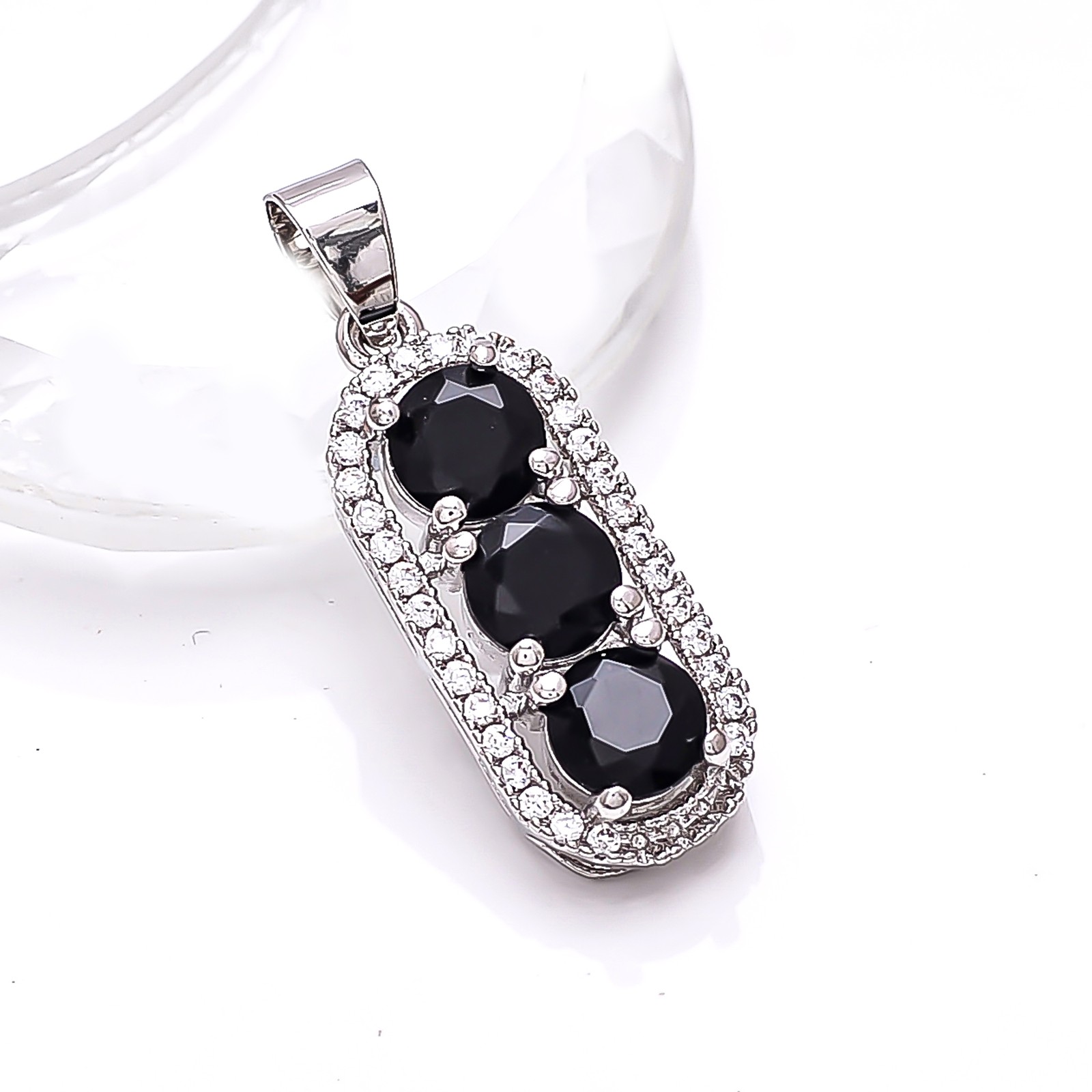 Black Onyx & Cubic Zirconia Gemstone 925 Sterling Silver Pendant 1.10″ P79318