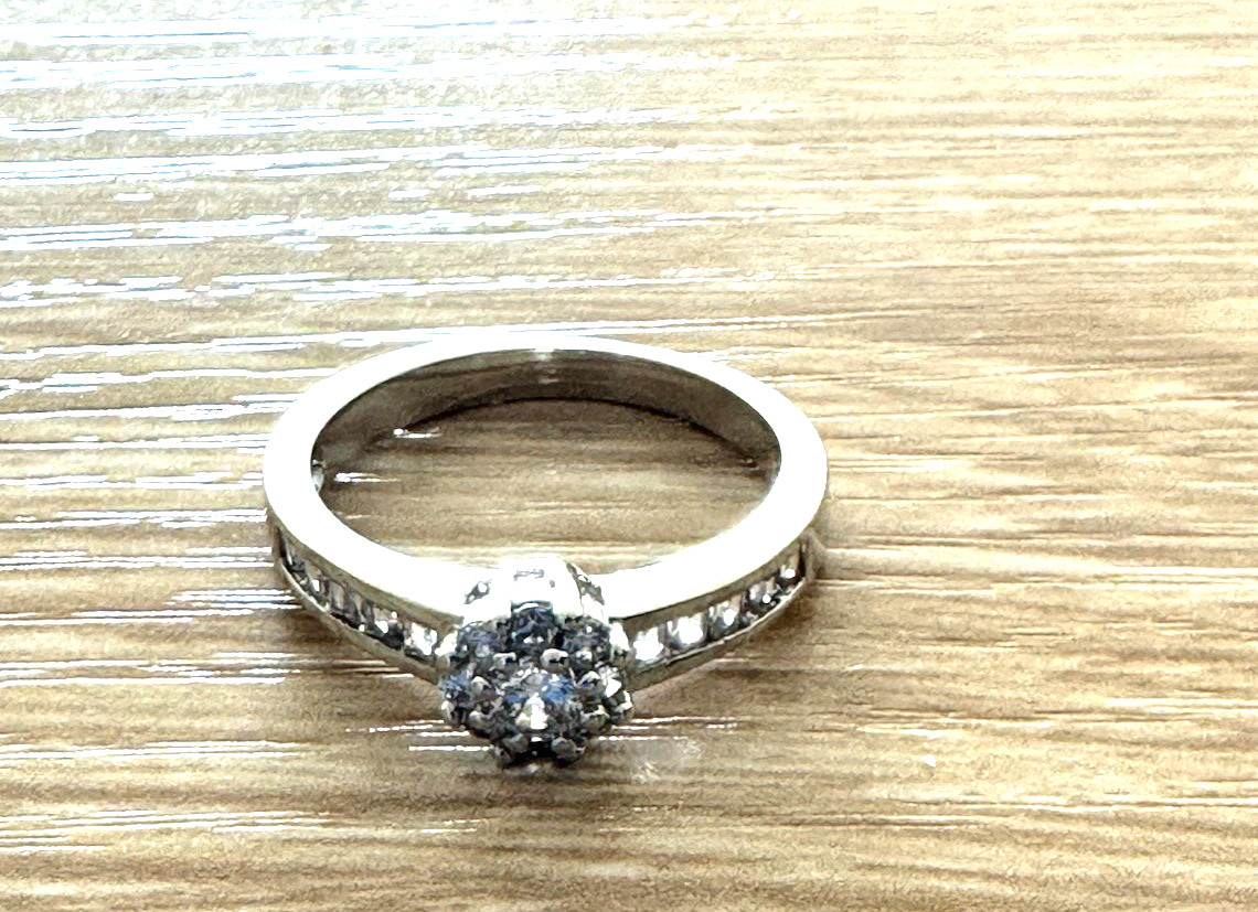 Women Stainless Steel Ring CZ White Gold Plated 18 k 3.5MM Size 4