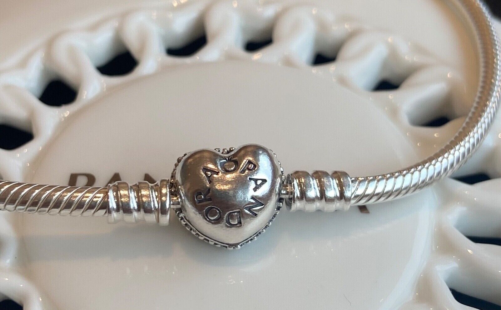 Authentic Pandora MOMENTS Pavé Heart Clasp Bracelet #590727CZ
