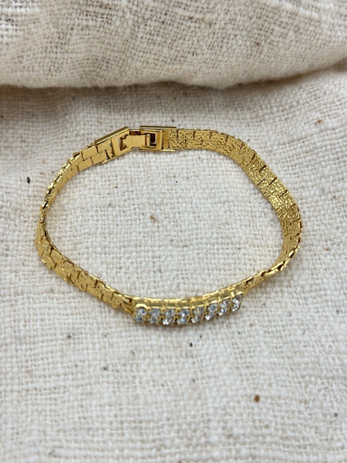 Sparkling Shiny Linked Rhinestone Bracelet Gold Tone Nugget Style Chain 7″