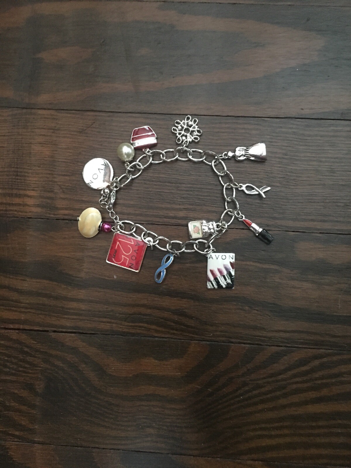 Avon Charm Beauty Makeup Charm 8″ Bracelet Silver Tone 125th Anniversary (S0)