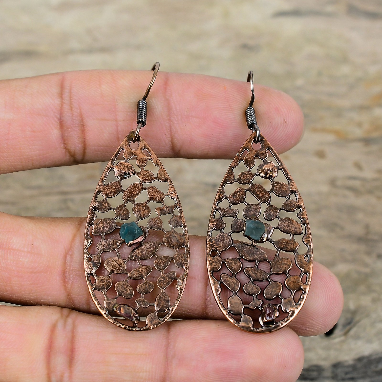 Pentagon Natural Chrome Diopside Dangle Electroformed Earrings Jewelry Copper
