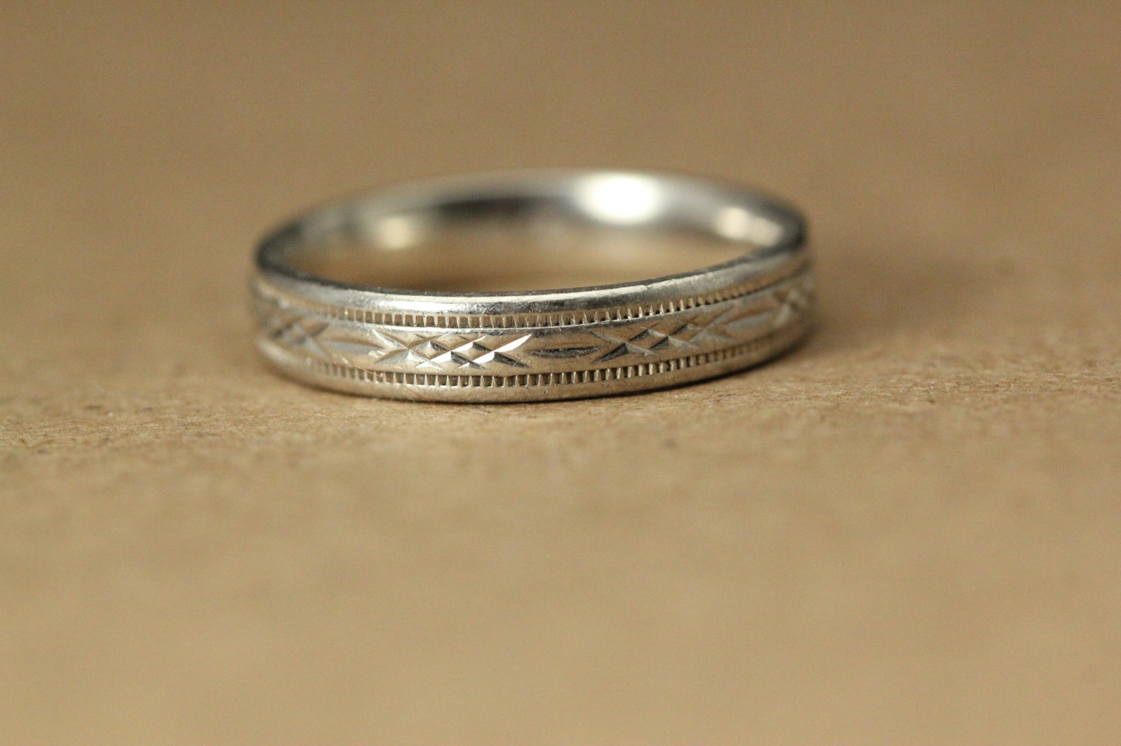 925 Sterling Silver Diamond Cut Size 7 Ring 2.9 Grams (RIN9636)