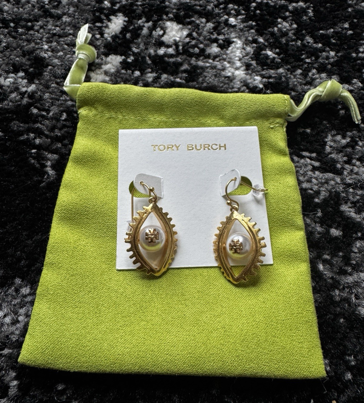 Tory Burch Dangle Earrings Gold Tone Metal White Teardrop Pearl Hook