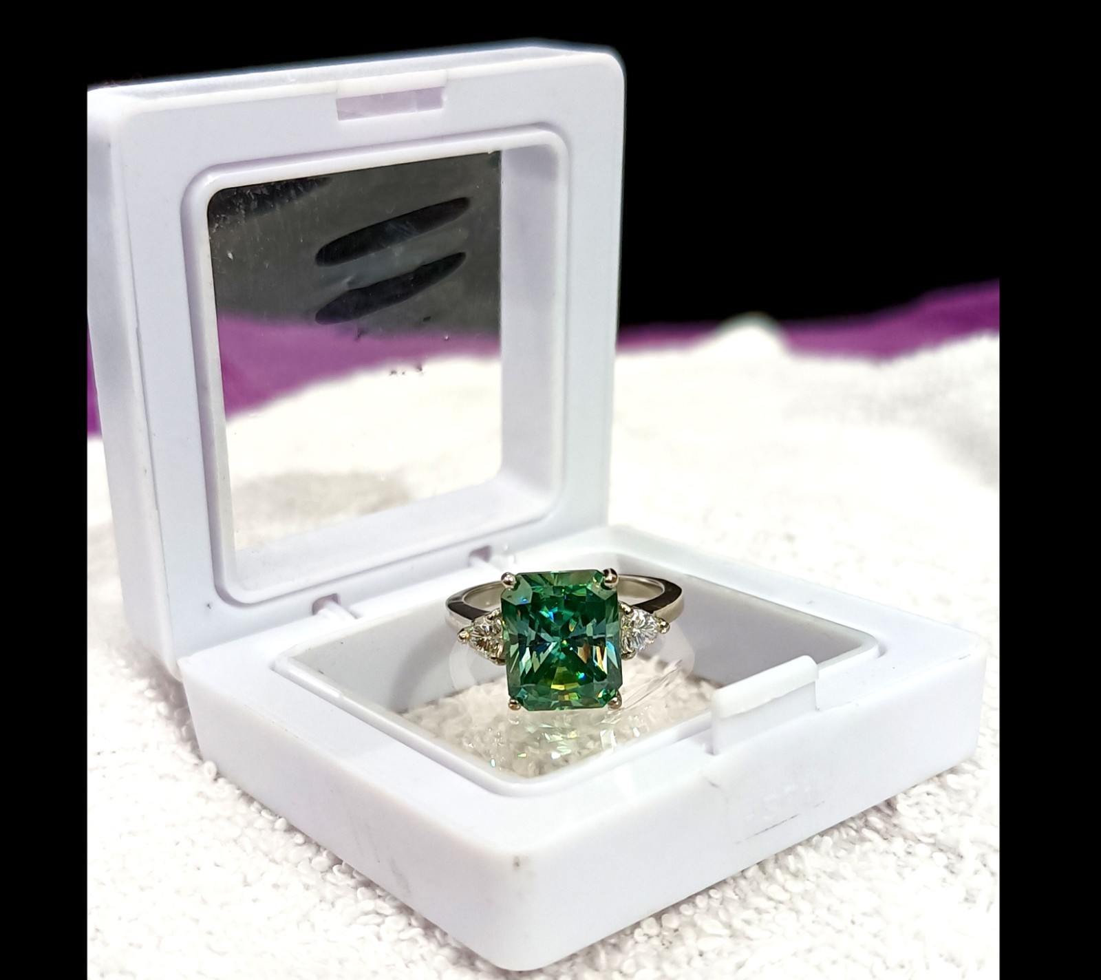 Lab Grown Diamond Ring – Luxury Green Center Stone with Sparkling Side Diamonds
