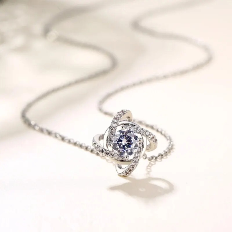 1Pcs Steel Color-Color Necklace Ladies Cold Wind Four Leaf Clover with Diamonds