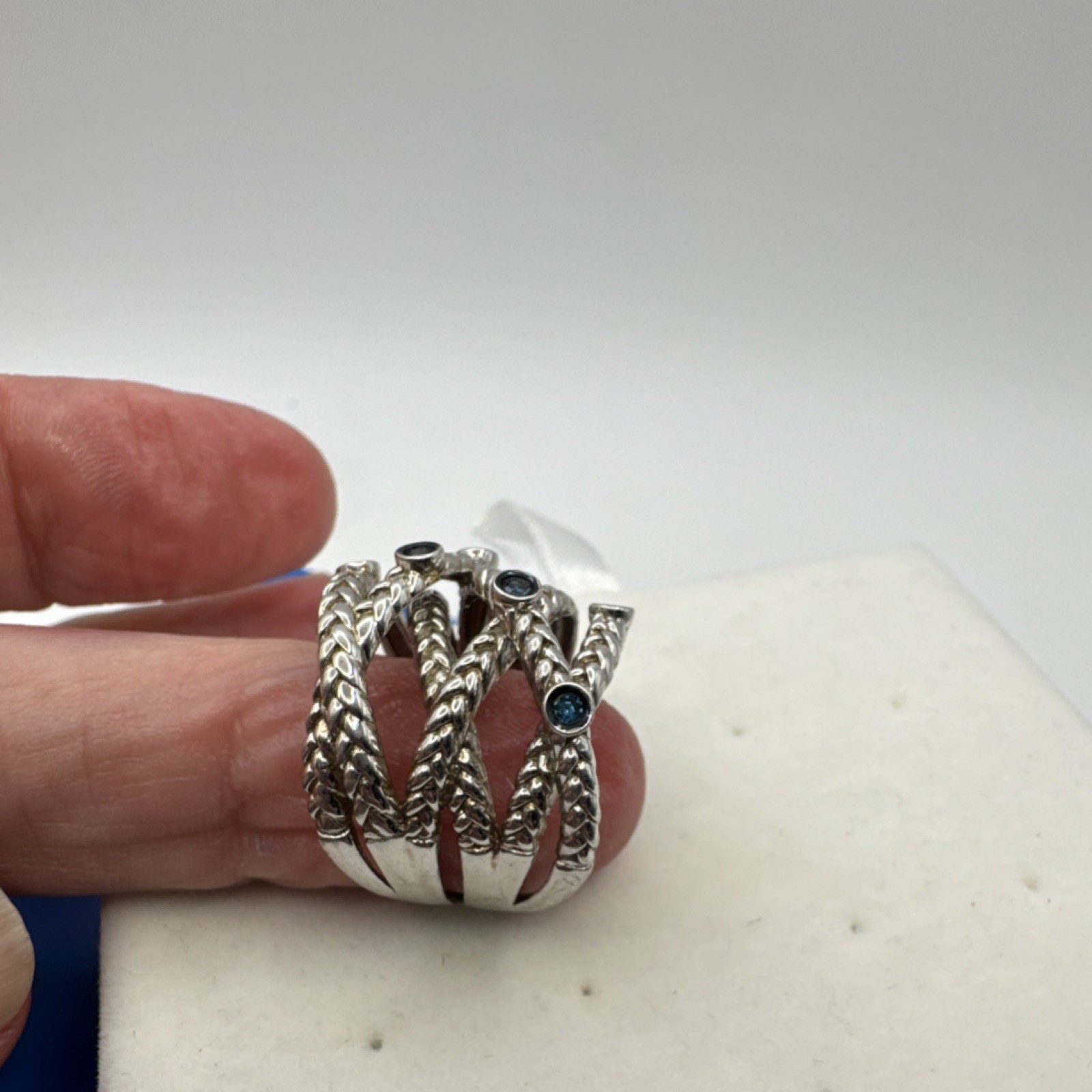 Sterling Silver Crisscross Band Ring with Blue Diamonds Bezel Set Size 6